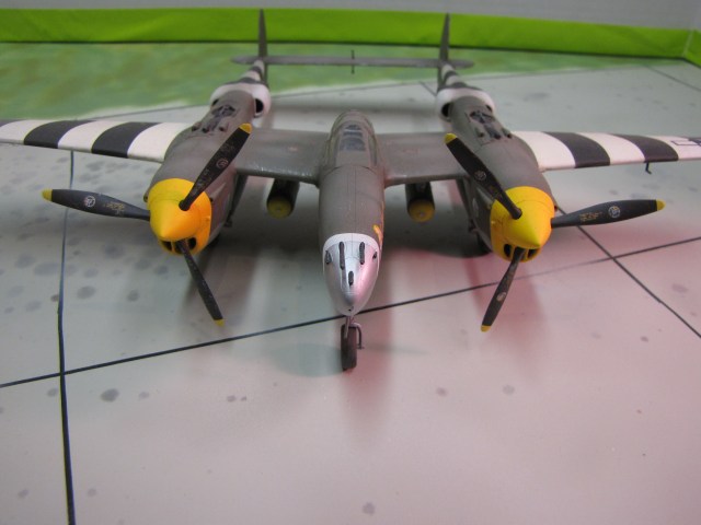 Two 1000 lb bombs under the wings. That's a lot of ordnance for a fighter.