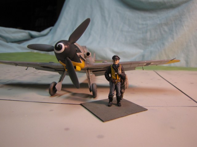 The Bf109 is not a large aircraft!